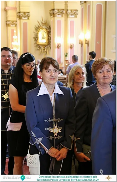 Ünnepélyes lovagavatás, pálinkaáldás és díjátadó gála