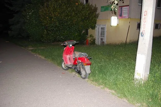 'Ittasan vezette a lopott robogót' cikk borítóképe