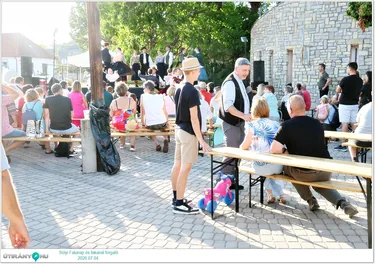 Sólyi Falunap és fakanál forgató