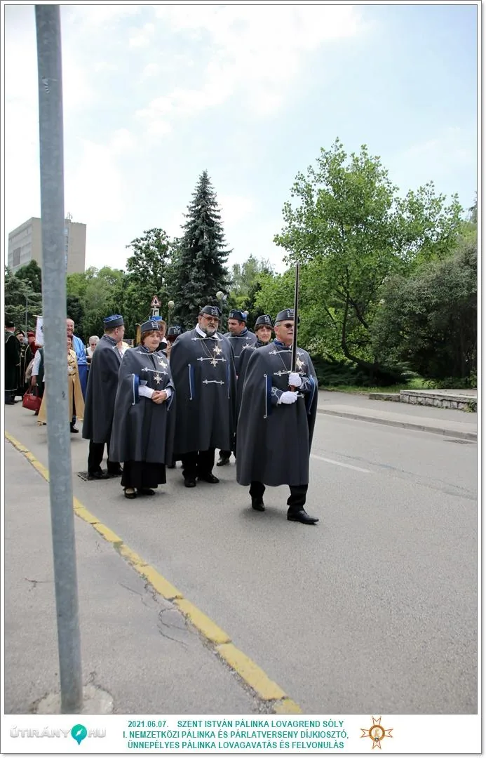 Díjkiosztó, szentelés, avatás, felvonulás