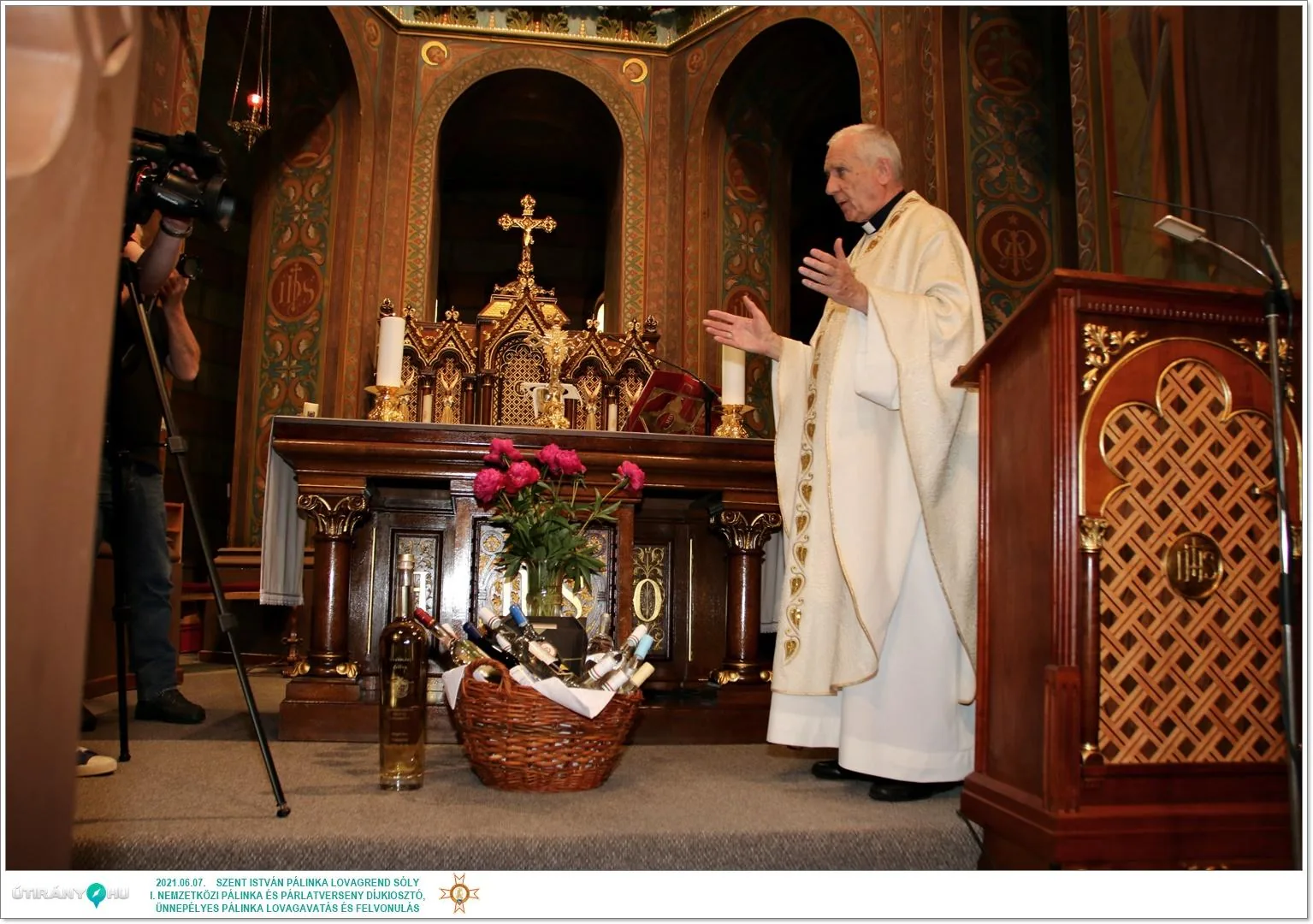 Díjkiosztó, szentelés, avatás, felvonulás