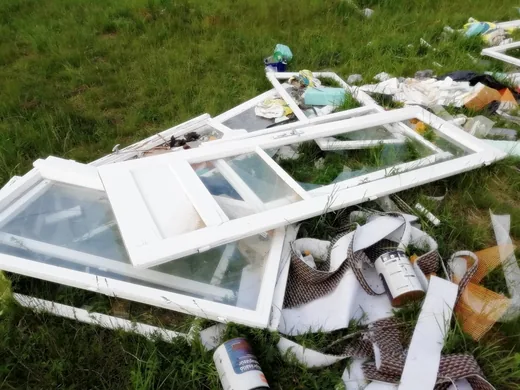 'Illegális SzemétPont' cikk borítóképe