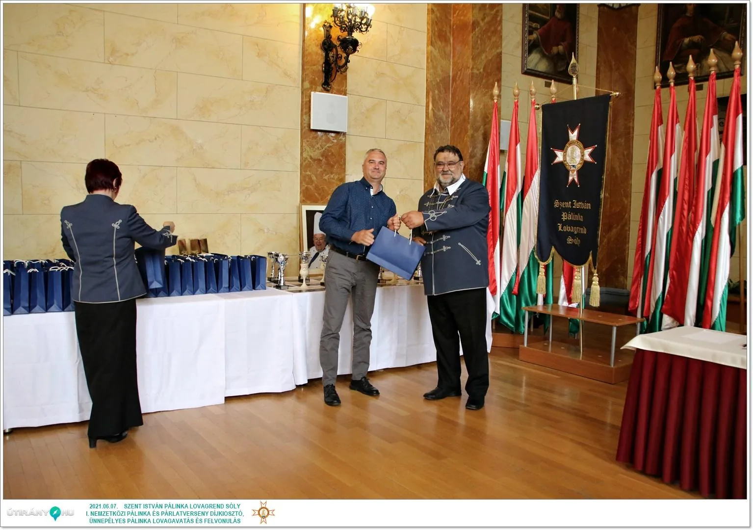 Díjkiosztó, szentelés, avatás, felvonulás