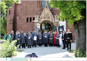 Díjkiosztó, szentelés, avatás, felvonulás