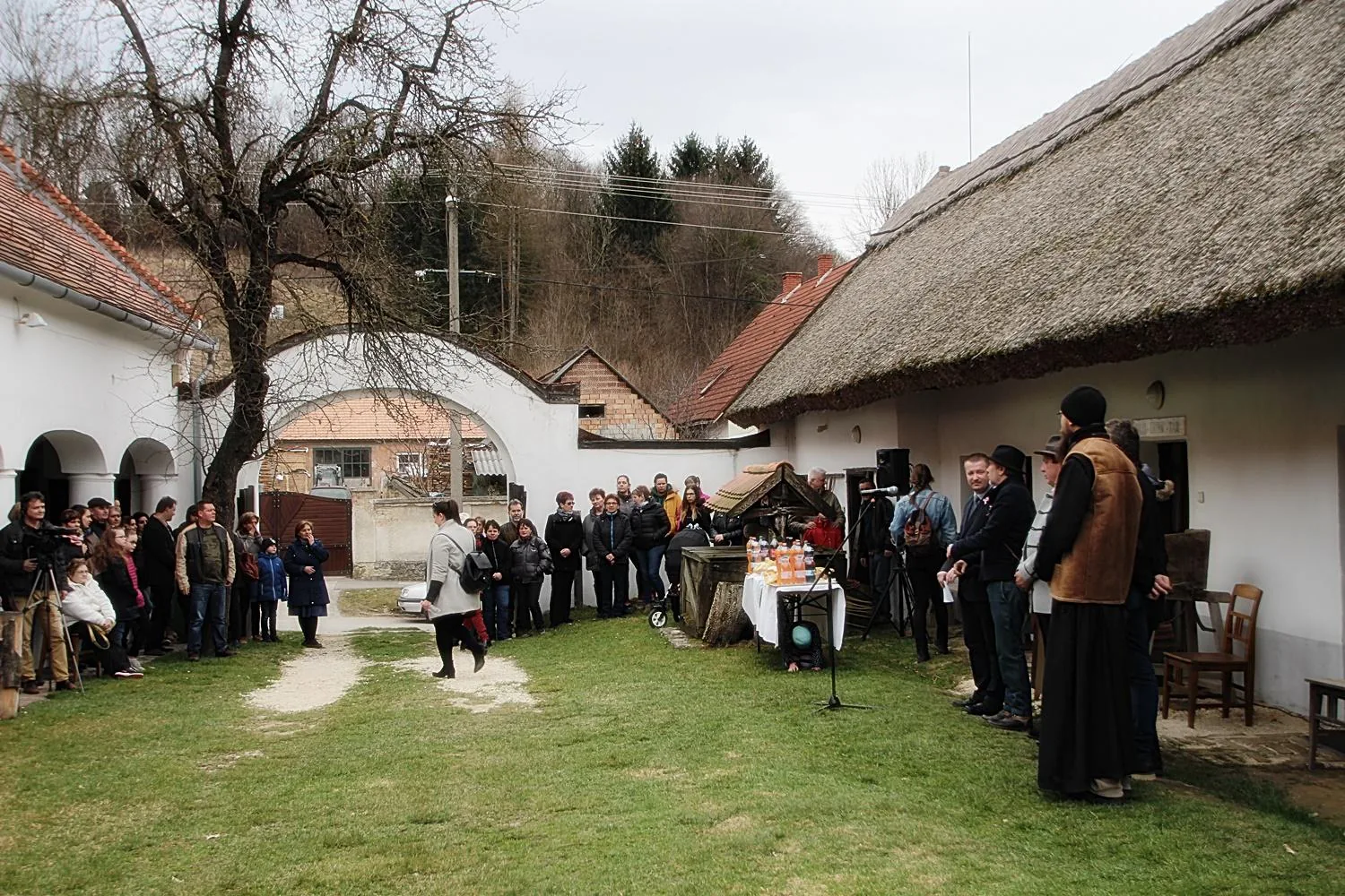 Bakonyi Indiánjáték kiállítás megnyitó. / Fotók: Útirány.hu