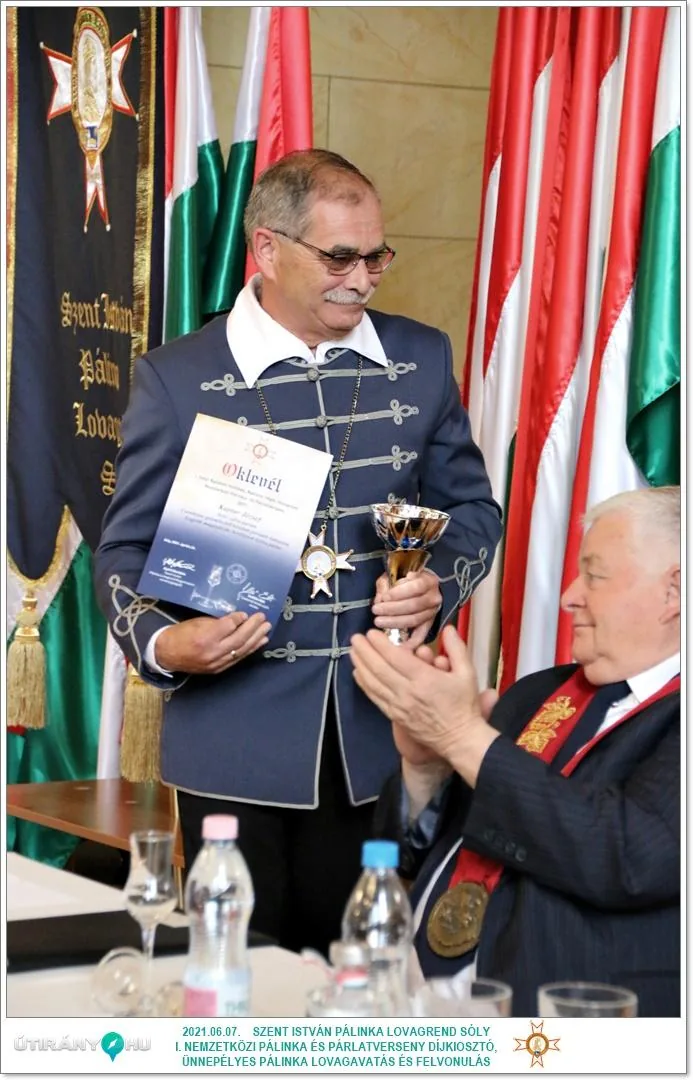 Díjkiosztó, szentelés, avatás, felvonulás