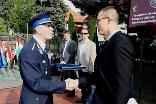 Ballagási elismerés borítóképe