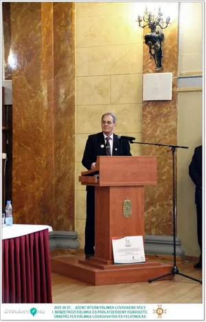 Díjkiosztó, szentelés, avatás, felvonulás