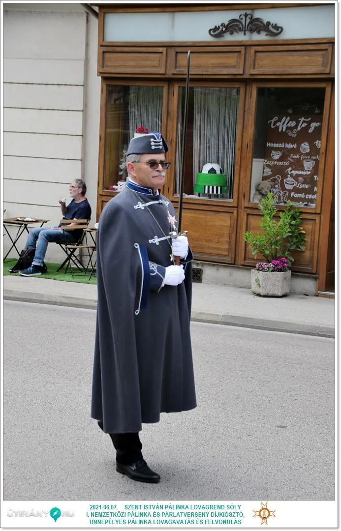 Díjkiosztó, szentelés, avatás, felvonulás