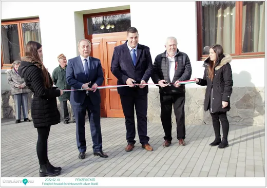 'A felújított hivatal és térkövezett udvar átadó' cikk borítóképe