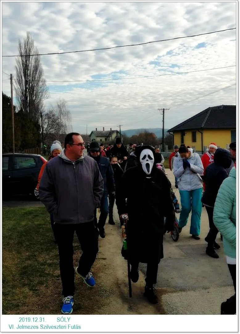 VI. Szilveszteri jelmezes futás. Fotók: Önkormányzat
