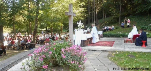 'Búcsúi szentmise a természet templomában' cikk borítóképe