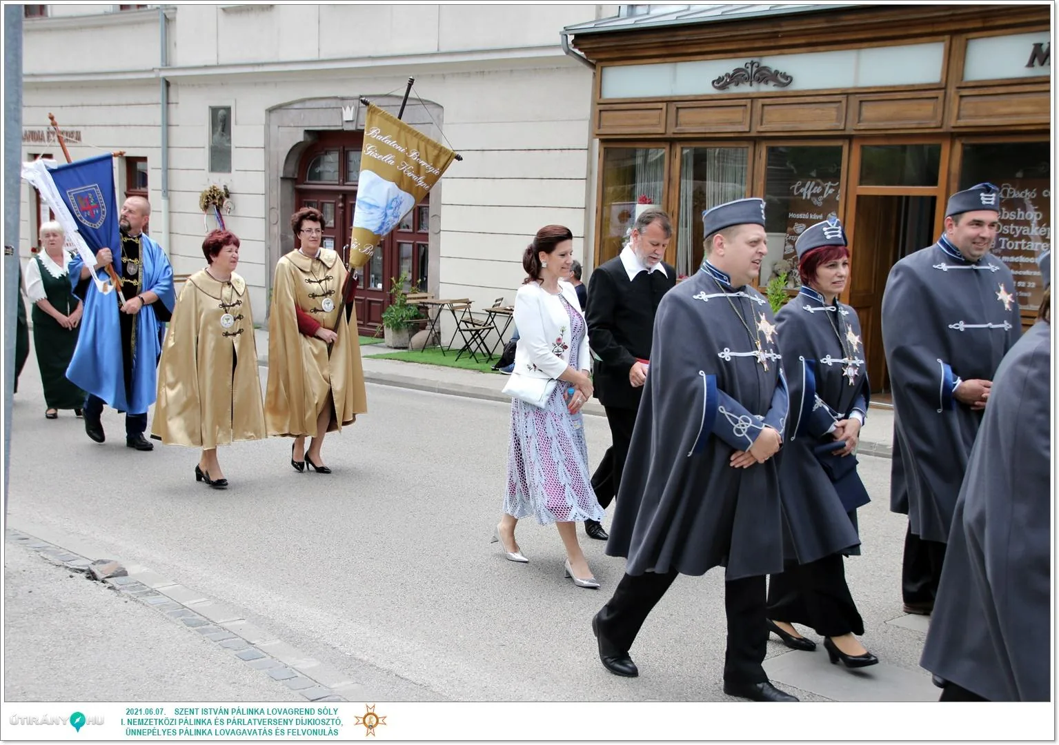 Díjkiosztó, szentelés, avatás, felvonulás