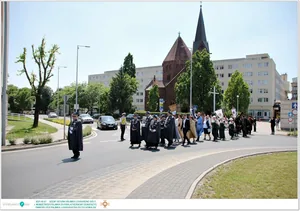 Díjkiosztó, szentelés, avatás, felvonulás