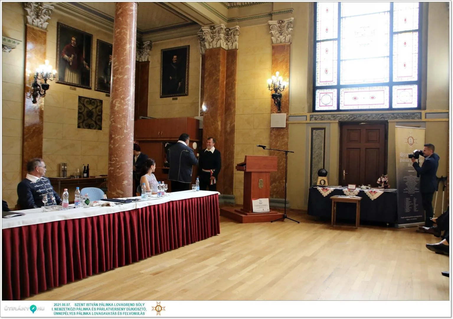 Díjkiosztó, szentelés, avatás, felvonulás