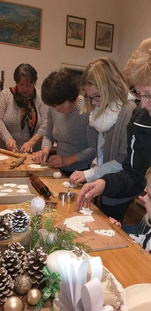 Kézműves foglalkozás 2018.12.08. fotók