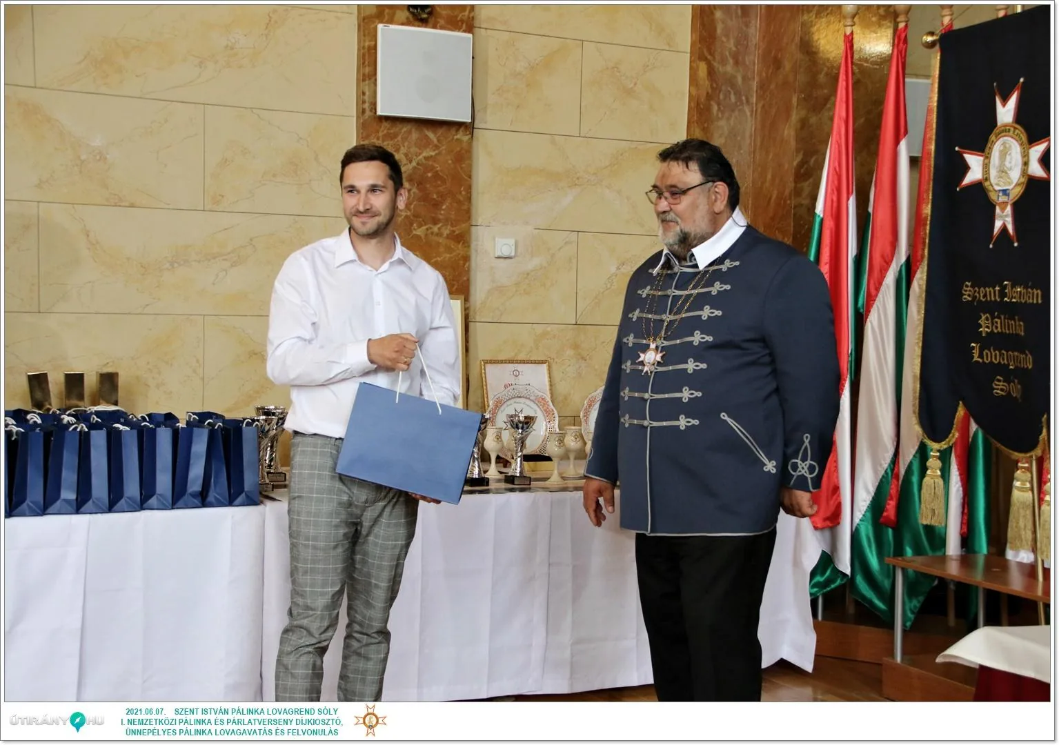 Díjkiosztó, szentelés, avatás, felvonulás