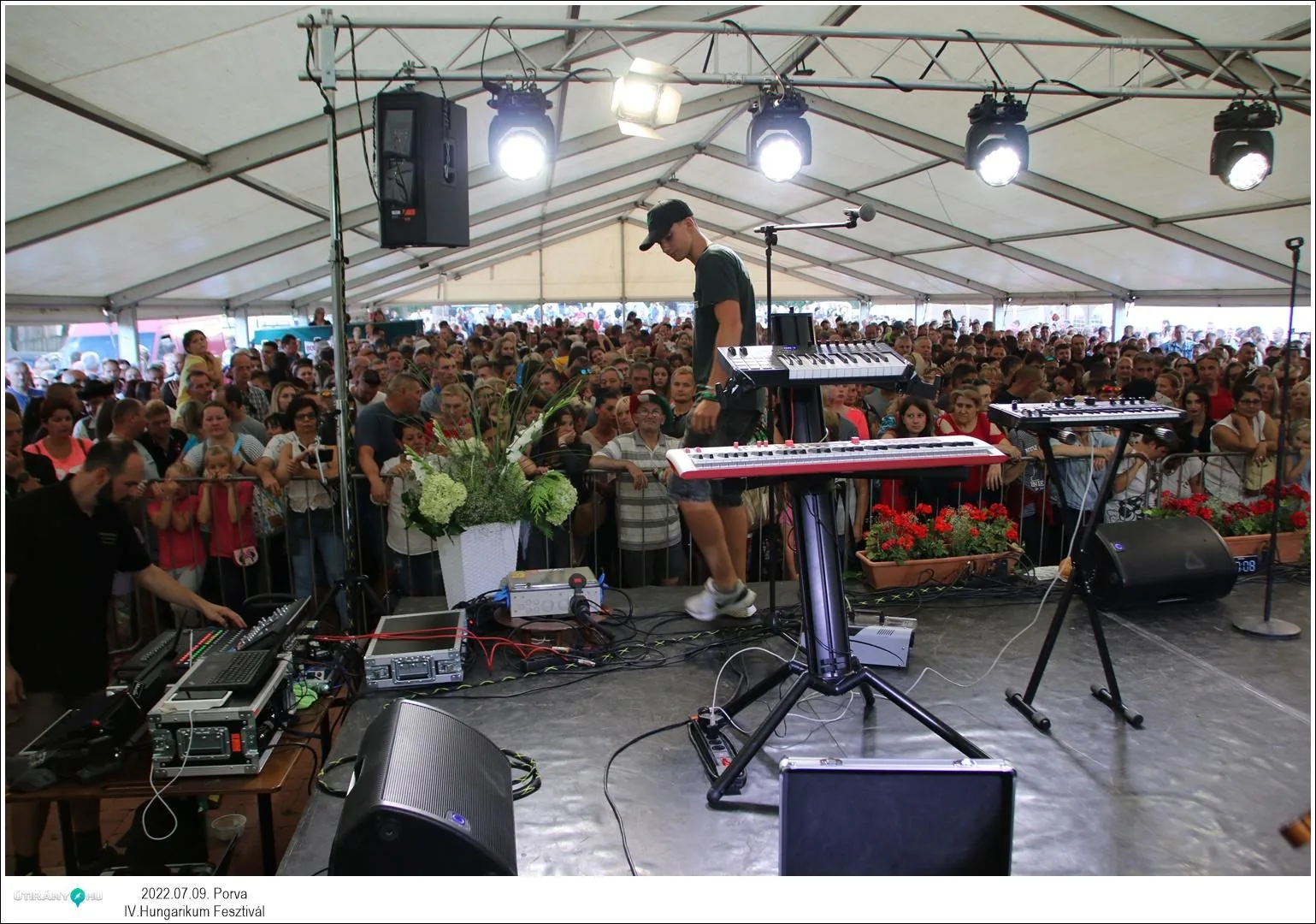 Fotók, Útirány.hu: