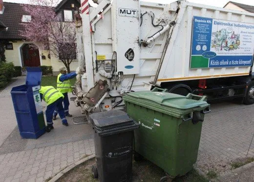 'Folytatódik a lomtalanítás' cikk borítóképe