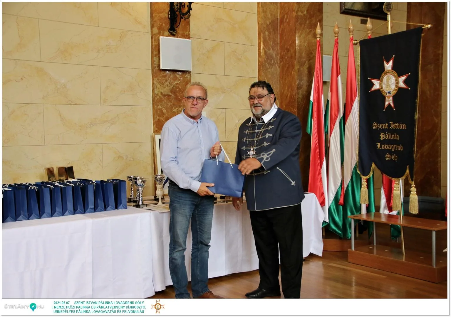 Díjkiosztó, szentelés, avatás, felvonulás