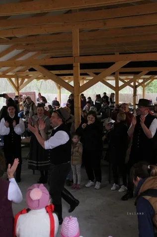 Vastag Ricsi hitvallása táncról, hagyományőrzésről, a paraszti kultúra értékeiről borítóképe