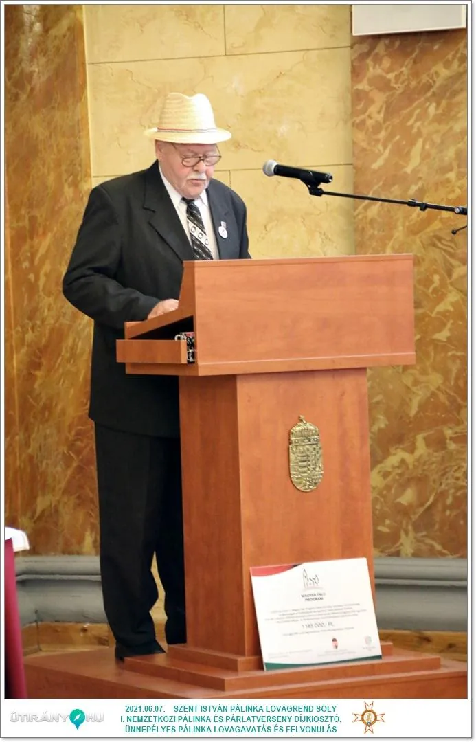 Díjkiosztó, szentelés, avatás, felvonulás