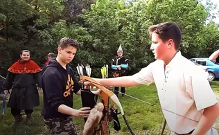 HÍRVIVŐK VIADALA borítóképe