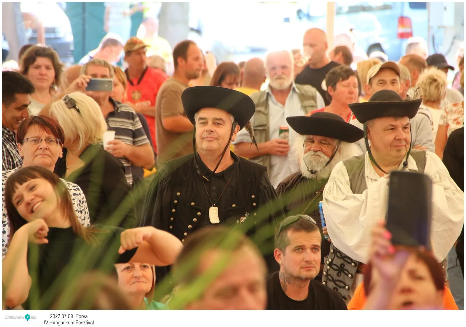 Fotók, Útirány.hu: